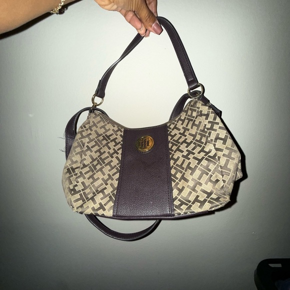 Tommy Hilfiger vintage Stylish Brown Patterned Handbag - Picture 1 of 4